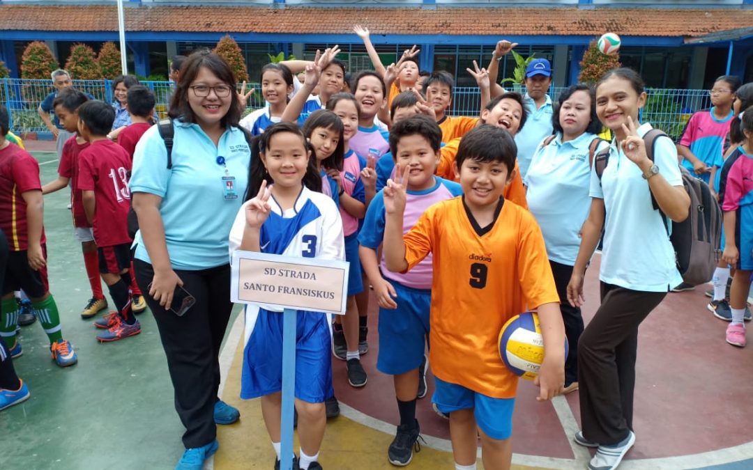 Pemberian Penghargaan Lomba Porseni dan Mardoeta